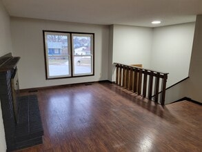 2004 E Hughes Ave in Des Moines, IA - Building Photo - Building Photo