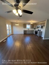 808 Pinoak Dr in Nicholasville, KY - Building Photo - Building Photo