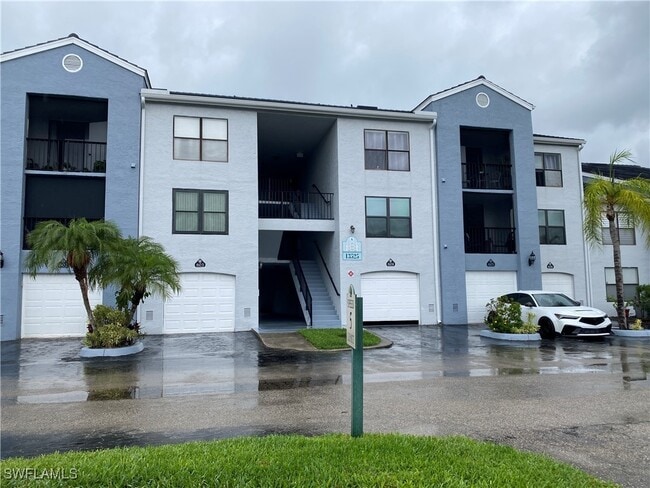 13525 Eagle Ridge Dr in Ft. Myers, FL - Building Photo - Building Photo