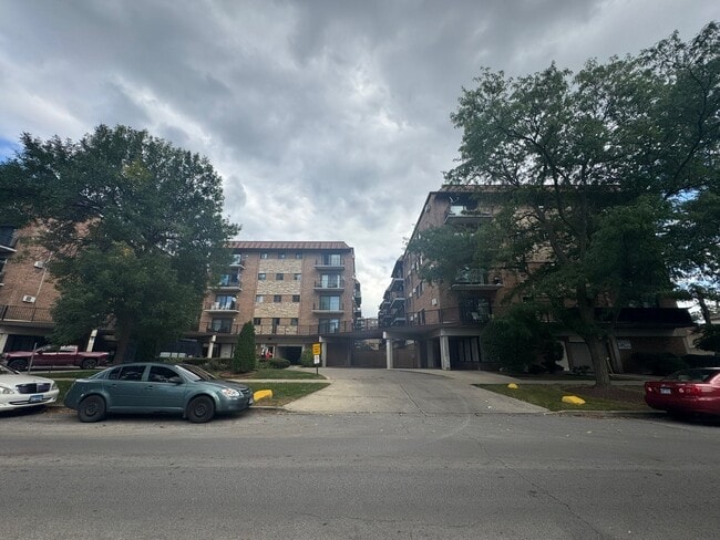 property at 2317 N Neva Ave