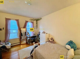 168 Hillside St, Unit 1 in Boston, MA - Building Photo - Building Photo