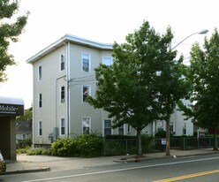 357-359 Smithfield Ave in Pawtucket, RI - Building Photo