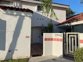 2202 San Remo Cir in Homestead, FL - Building Photo
