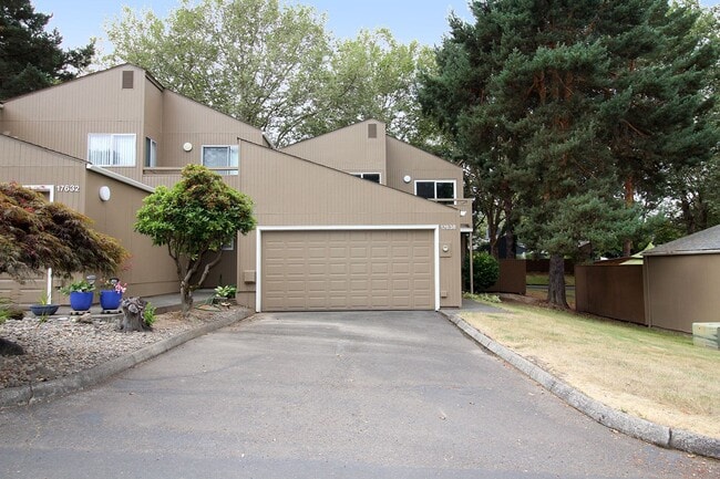 17638 NW Shorewood Dr