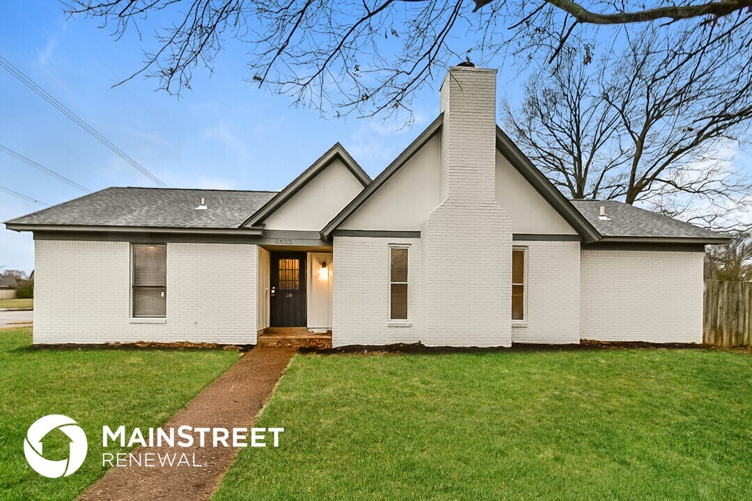 6533 Castle View Cove in Memphis, TN - Building Photo