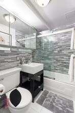 521 E 5th St, Unit 3B in New York, NY - Building Photo - Building Photo