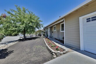 235 Ginger Dr in Auburn, CA - Building Photo - Building Photo