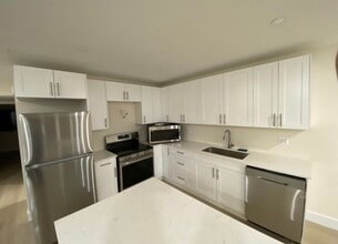 196 Britannia Rd in Ottawa, ON - Building Photo - Building Photo