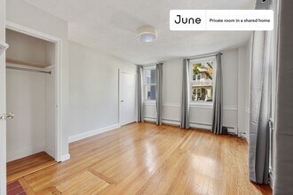 Private bedroom in 2 bed/1 bath Home in Boston, MA - Building Photo - Building Photo