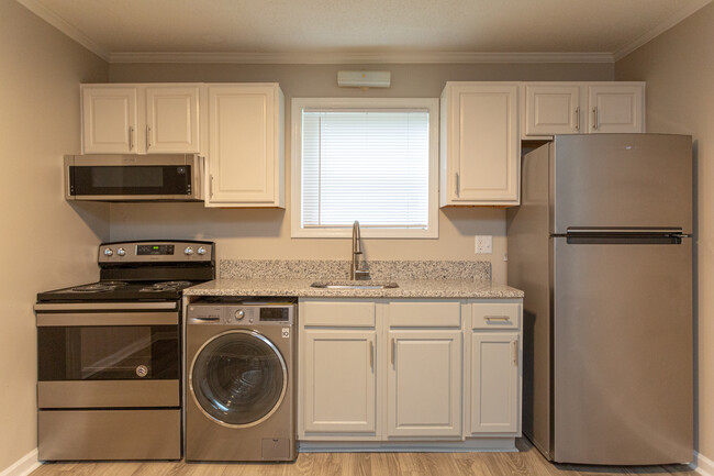 Flats on Main in Oxford, AL - Building Photo - Interior Photo