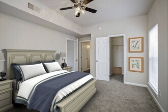 Town Center Apartments in Overland Park, KS - Building Photo - Building Photo