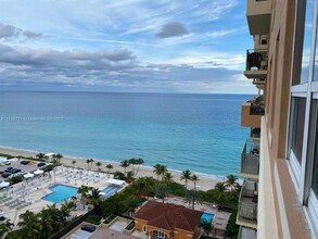 2080 S Ocean Dr, Unit 1702 in Hallandale Beach, FL - Building Photo - Building Photo