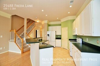 25488 Freda Ln in Chantilly, VA - Building Photo - Building Photo