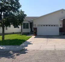 2074 12th St in Idaho Falls, ID - Building Photo