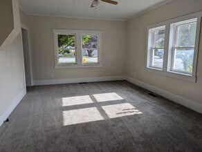 516 Maple Ave in La Conner, WA - Building Photo - Building Photo