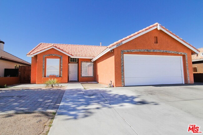 36805 Alder St in Palmdale, CA - Building Photo - Building Photo