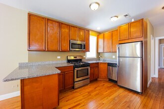 3735 N Kimball Ave in Chicago, IL - Building Photo - Building Photo