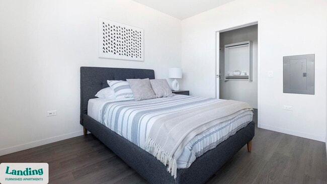 2480-2522-2522 N Milwaukee Ave