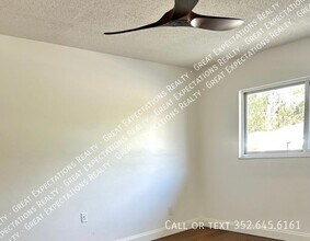 5854 SE Drew Rd in Belleview, FL - Building Photo - Building Photo