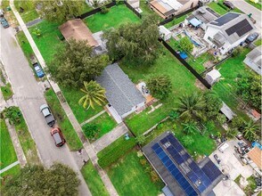 1320 NE 210th Terrace in Miami, FL - Building Photo - Building Photo