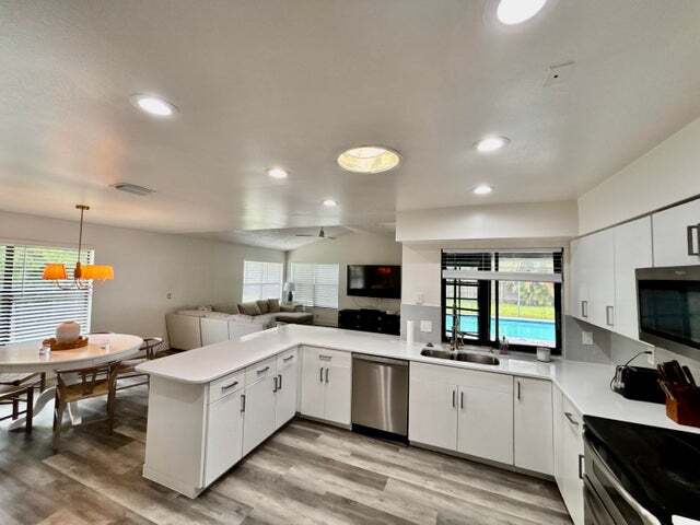 325 Knotty Wood Ln