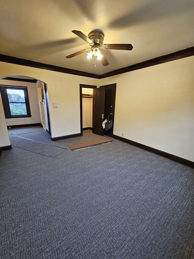 121 W 80th St in Chicago, IL - Building Photo - Building Photo