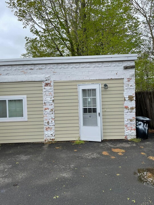 324 Campbell Ave, Unit 1 in West Haven, CT - Building Photo