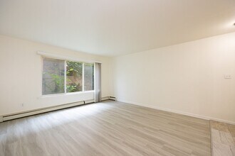 22330 W Warren Ave in Detroit, MI - Building Photo - Building Photo