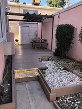 13233 Oxnard St, Unit 4 in Los Angeles, CA - Building Photo - Building Photo