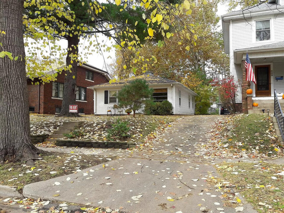 649 W Vine St in Springfield, IL - Building Photo