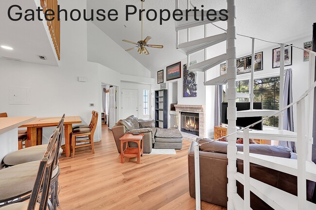 property at 864 S Reed Ct