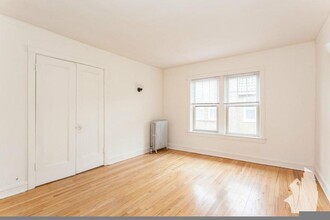 2100 W Ainslie St in Chicago, IL - Building Photo - Building Photo