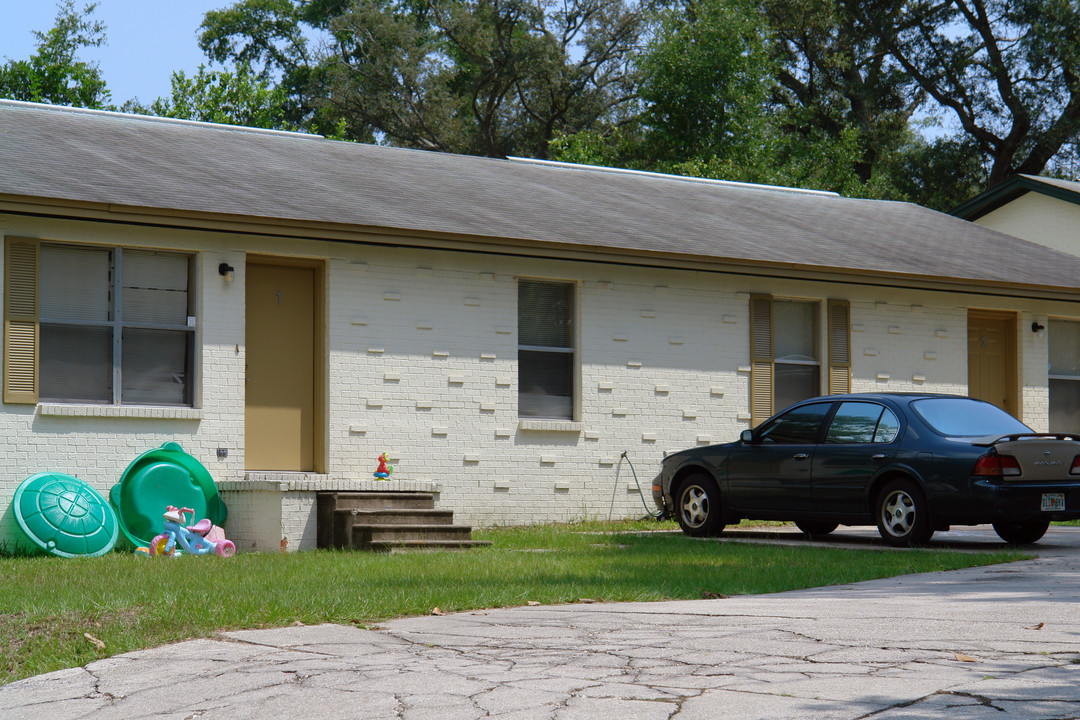 201 Marquette St in Valparaiso, FL - Building Photo