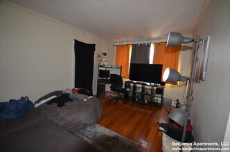2043 Commonwealth Ave, Unit 36 in Auburndale, MA - Building Photo - Building Photo