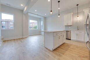 1746 N California Ave, Unit CH in Chicago, IL - Building Photo