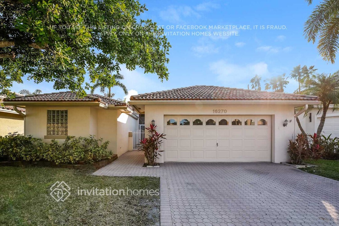 16270 La Costa Dr in Weston, FL - Building Photo