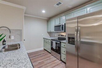 2212 N Hickory St in Sherman, TX - Building Photo - Building Photo