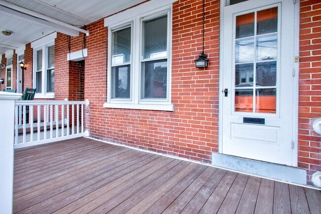 property at 712 N Pine St