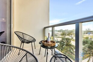 777 N Ocean Dr in Hollywood, FL - Building Photo