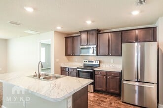 2336 Oak Stream Dr in Green Cove Springs, FL - Building Photo - Building Photo
