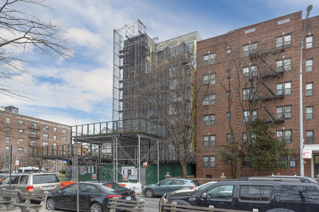 265 Ocean Pky in Brooklyn, NY - Building Photo - Building Photo