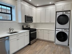 162 2nd St in Mineola, NY - Building Photo - Building Photo