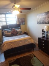 1465 NE 123rd St in North Miami, FL - Building Photo - Building Photo