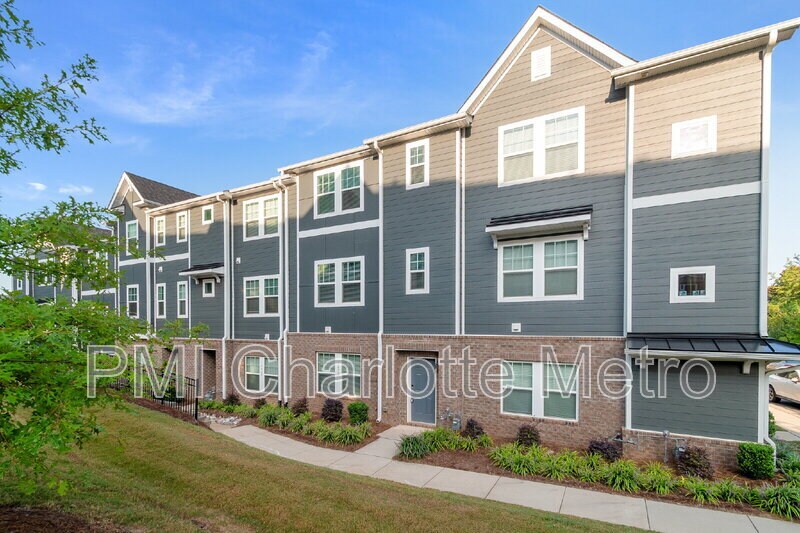 4472 Millennium Ave in Charlotte, NC - Building Photo