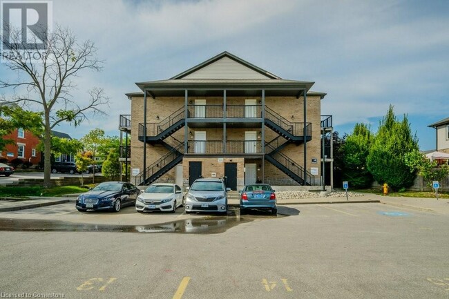 185 Windale Crescent in Kitchener, ON - Building Photo - Building Photo