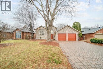 3890 Northway Ave in Windsor, ON - Building Photo - Building Photo