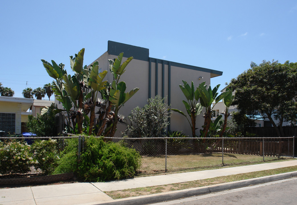 237 Elkwood Ave in Imperial Beach, CA - Building Photo