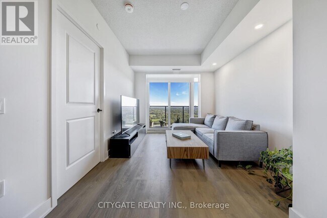 202 Burnhamthorpe Rd E in Mississauga, ON - Building Photo - Building Photo