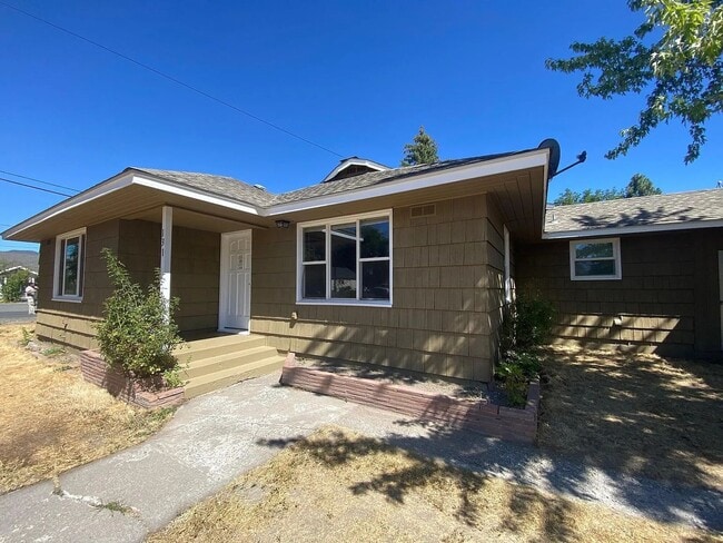 131 N Polk St in Merrill, OR - Building Photo - Building Photo