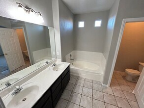 8437 Radiant Ruby Ave in Las Vegas, NV - Building Photo - Building Photo